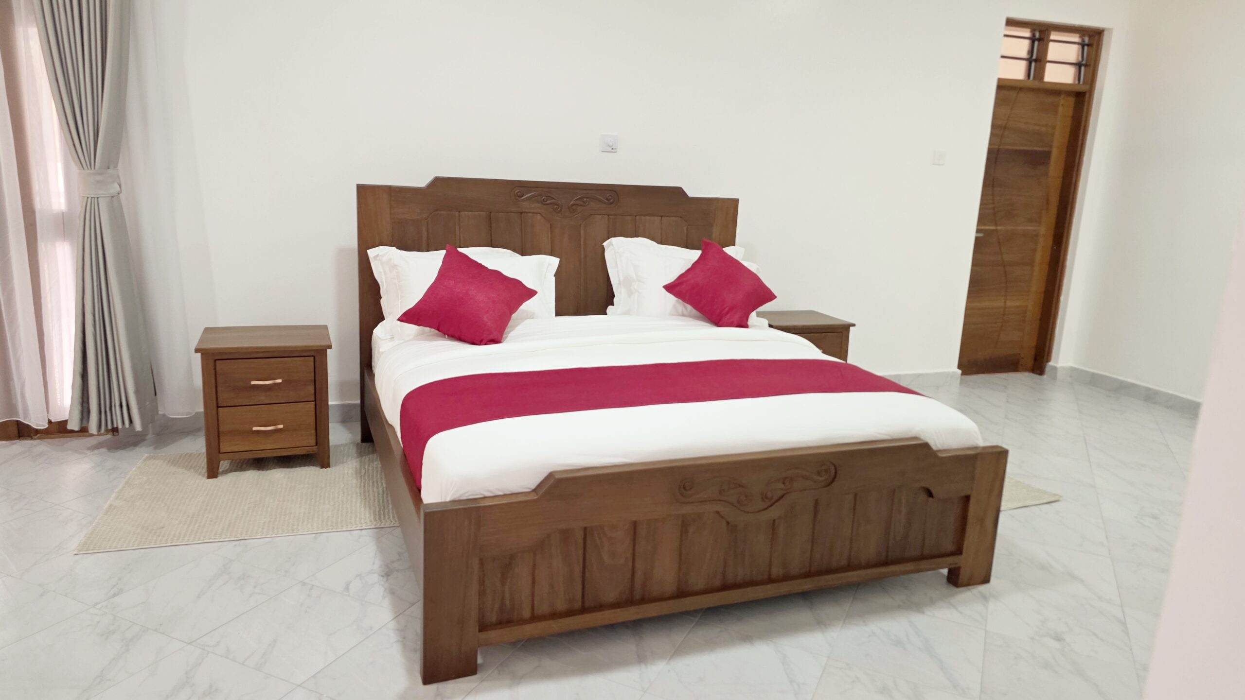 Elegant 4-bedroom villa in Diani Beach – comfortable king-size bed in master suite